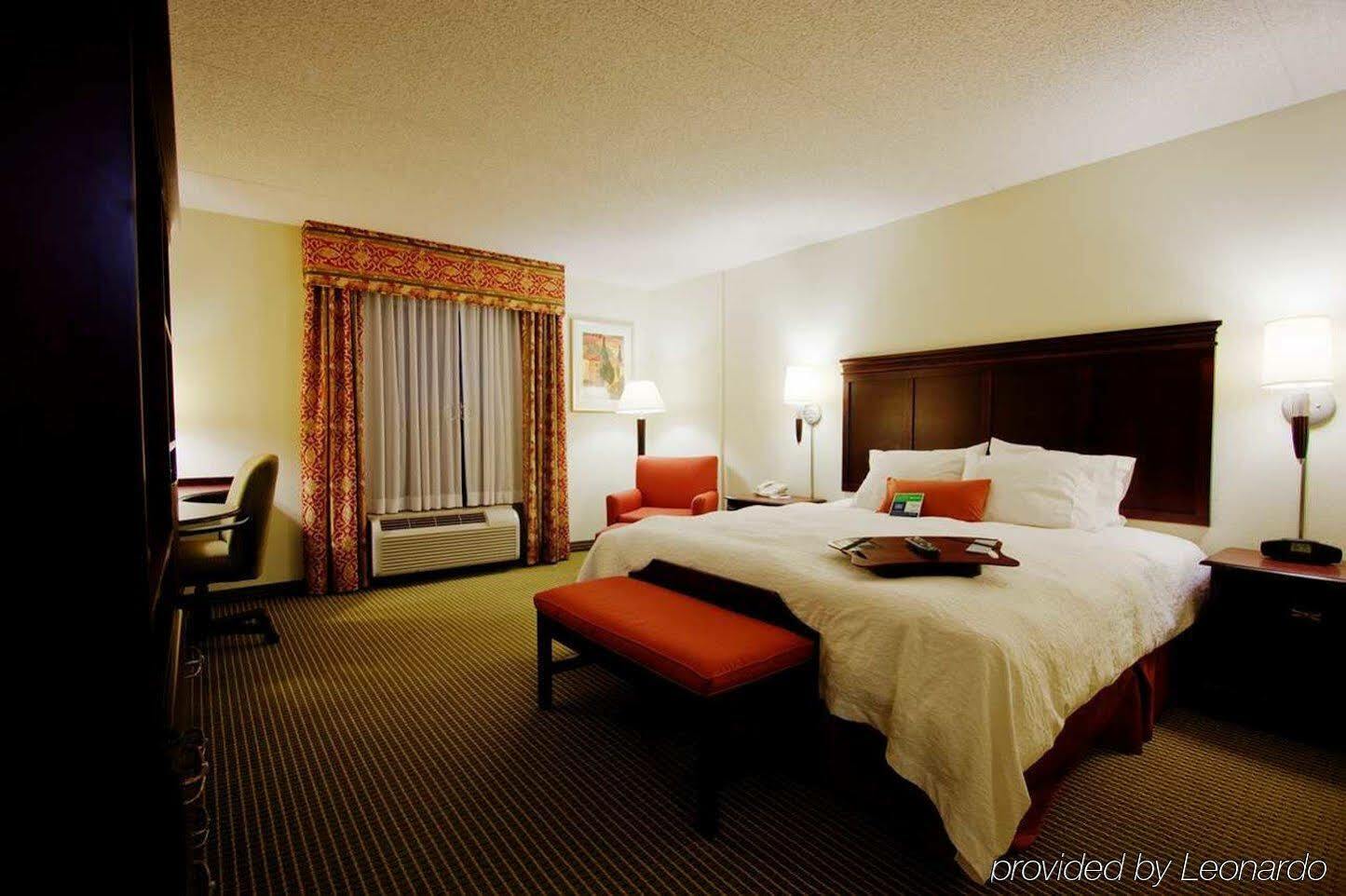 Hampton Inn Fayetteville Eksteriør billede